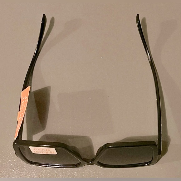 NWT! NORDSTROM GOLDEN HOUR SHADES! FITS ANY FACE TYPE! UV PROTECTION! - Picture 2 of 3